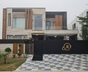 1 kanal house, upper portion, 3 bedroom, next to Defence Raya